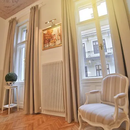 Nadi's - Heart Of Apartment *